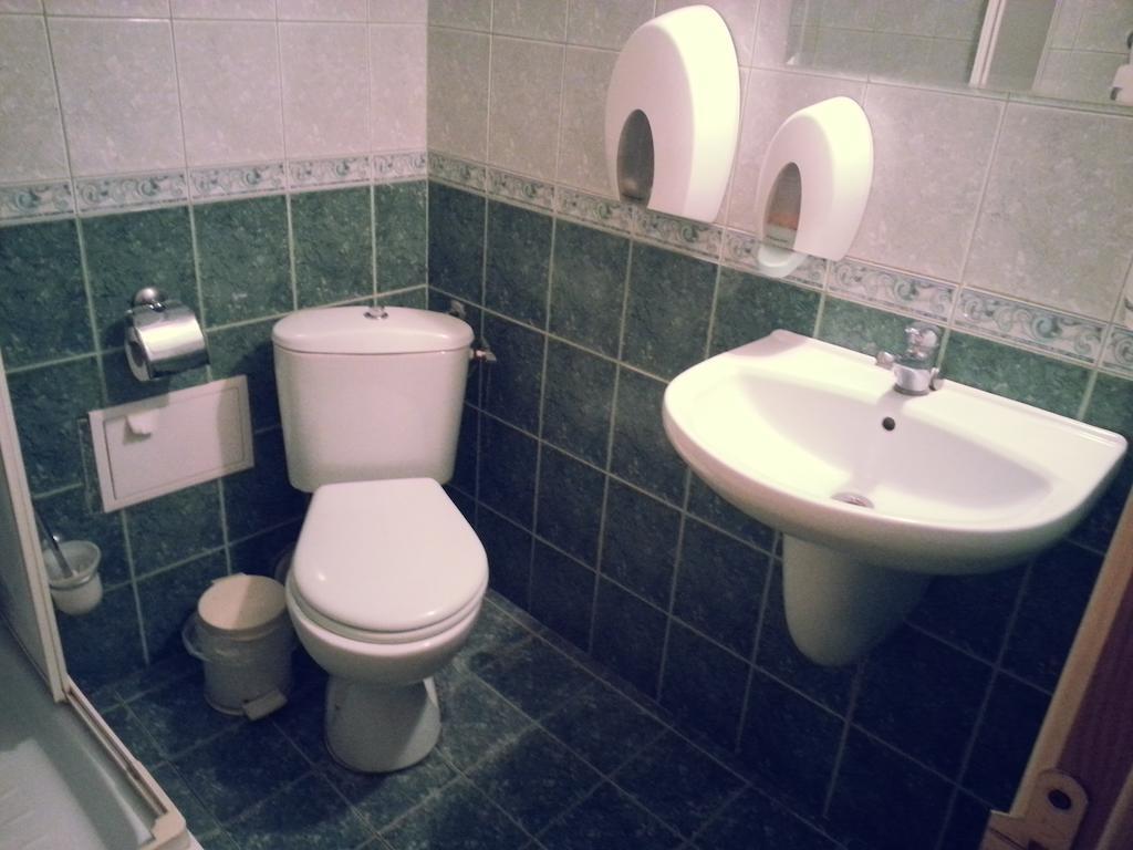 Family Hotel Kredo Sliven Oda fotoğraf